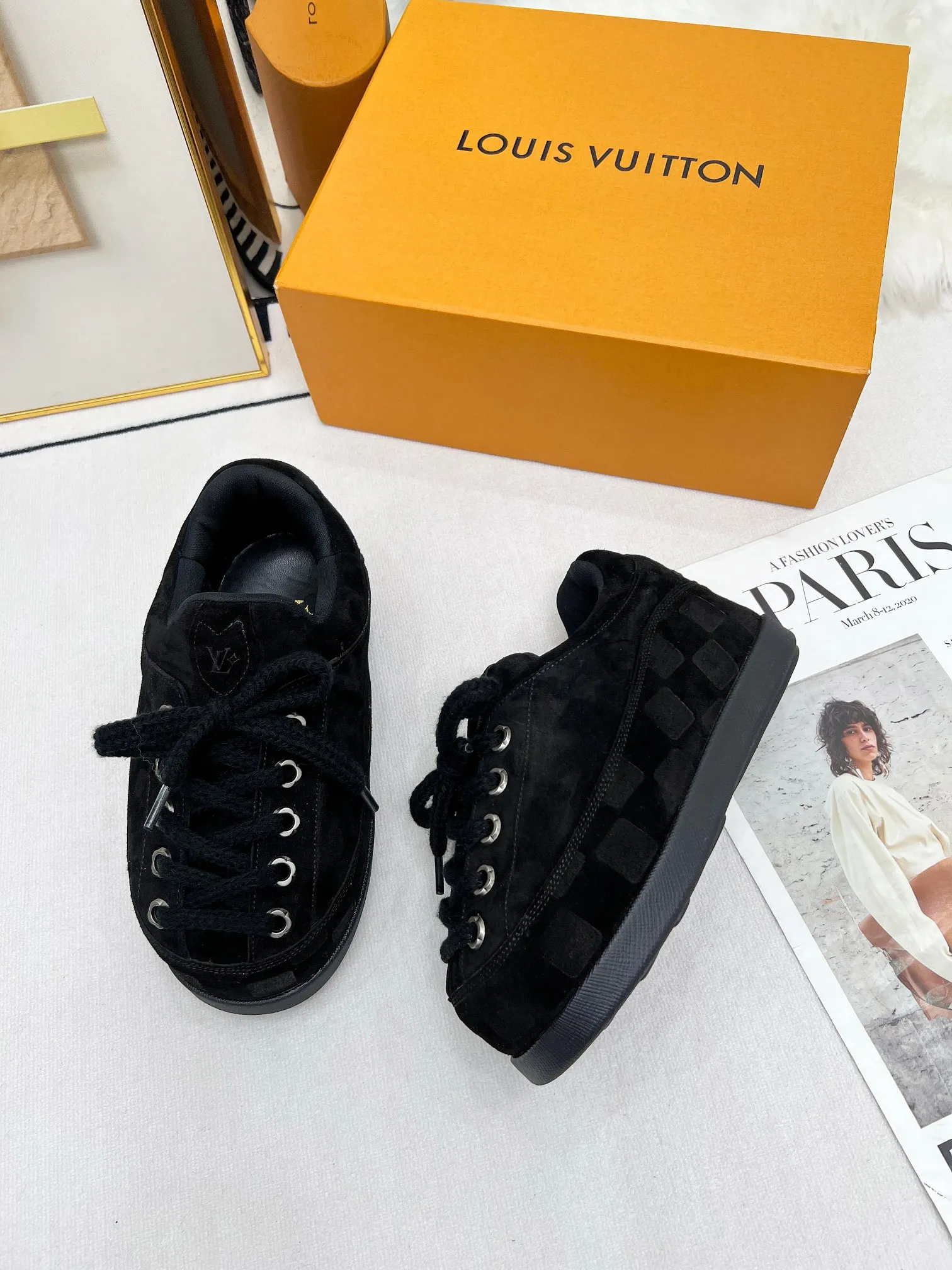 Factory direct sales p660🐘🐘Women's shoes, women's clothing louis vuitton (Louis Vuitton/lv)🔍Autumn and winter~Ugly little chubby, new shoe type YETI🔥🔥🔥🔥 Super street style bread shoes are here! ! ! Chubby is so cute~💞 What a great tool for showing off slim legs! The inner height is increased by 5 cm, the legs are longer and thinner, and the beef tendon bottom is super comfortable, suitable for couples 💞💞💞💞 Fabric: imported high mercerized ox velvet embossed craftsmanship Number of yards: 35-45 yards (46🉑custom-made, non-returnable)